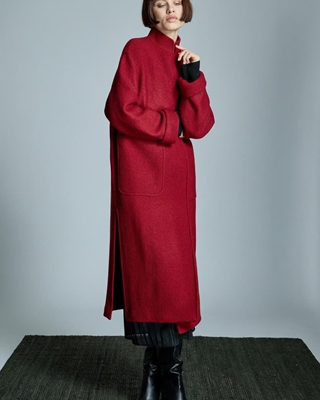 ALBA CONDE Abrigo Granate Oversize - Imagen 2