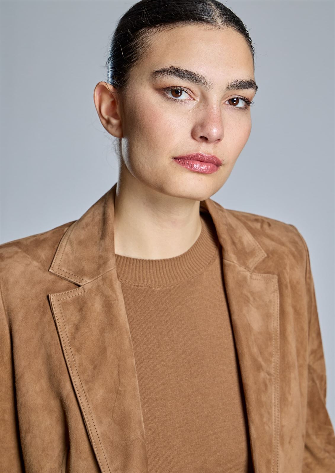 ALBA CONDE Blazer de Ante Camel - Imagen 2
