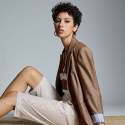 ALBA CONDE Blazer Entallada Marrón - Imagen 2