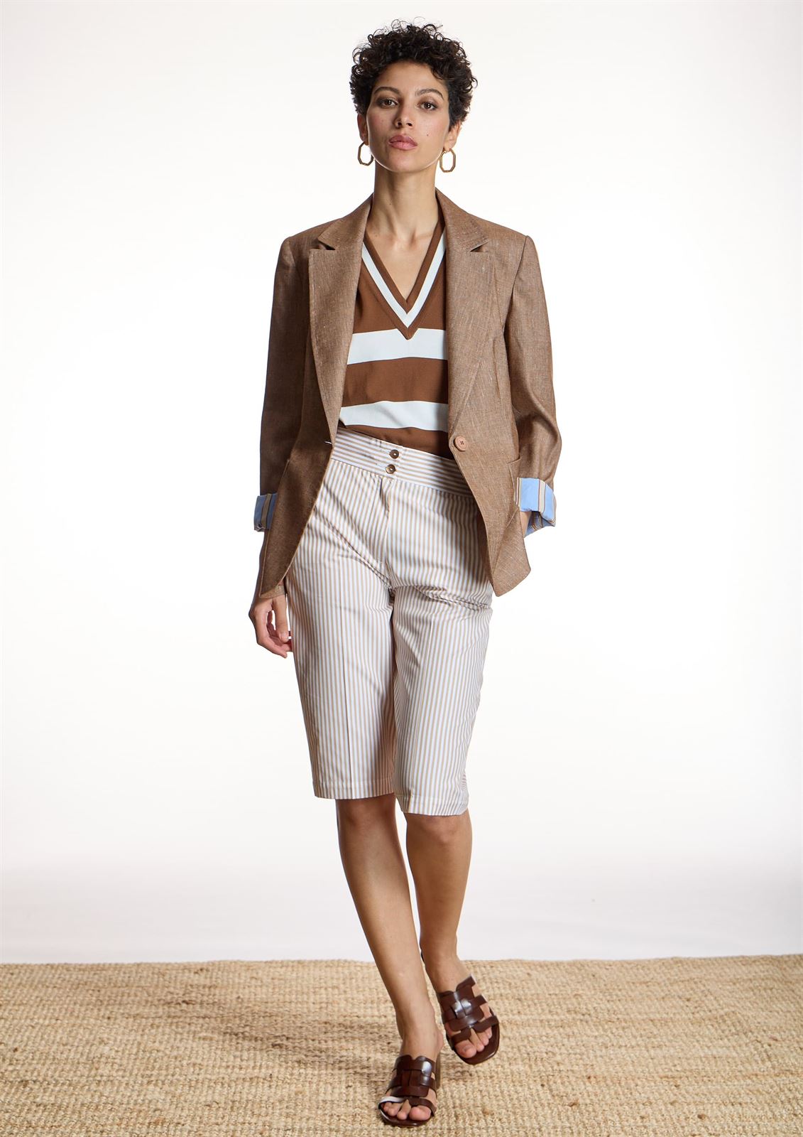 ALBA CONDE Blazer Entallada Marrón - Imagen 4