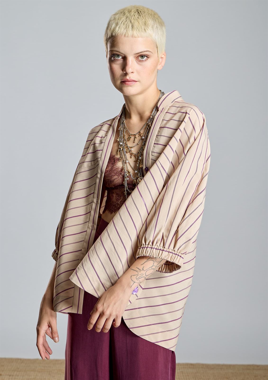 ALBA CONDE Blusa Beige de Rayas - Imagen 2