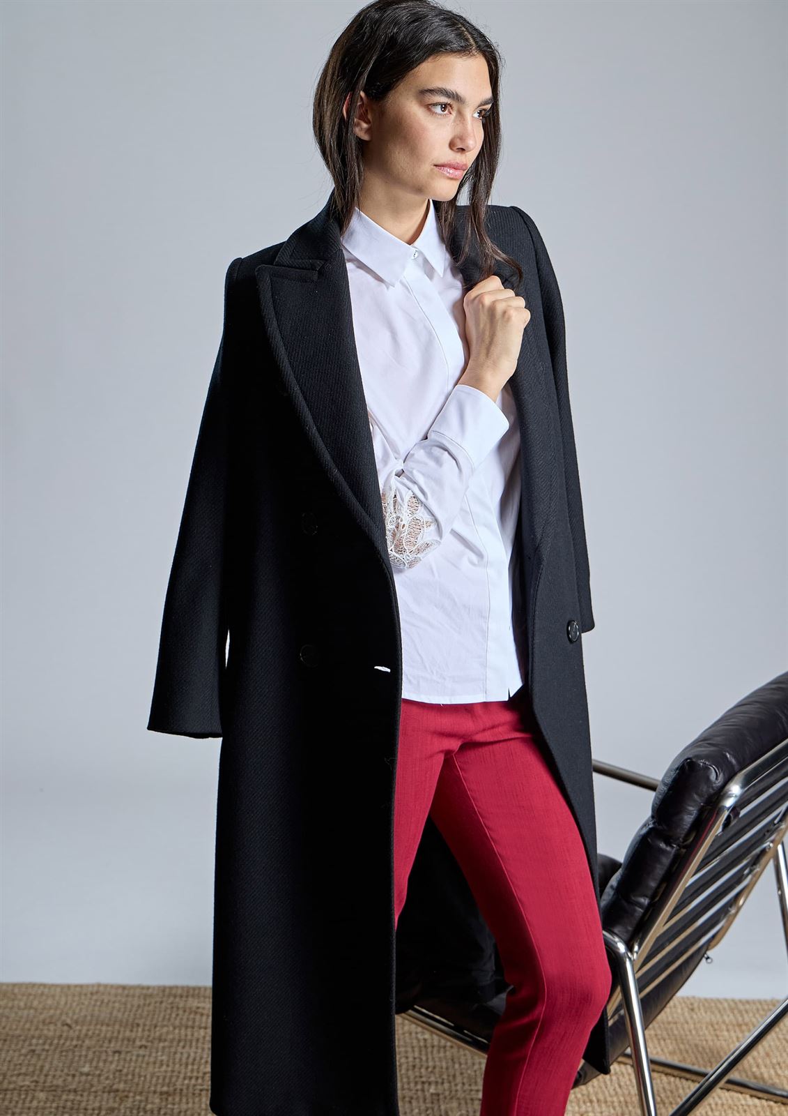 ALBA CONDE Blusa Blanca con Bordado en Mangas - Imagen 2