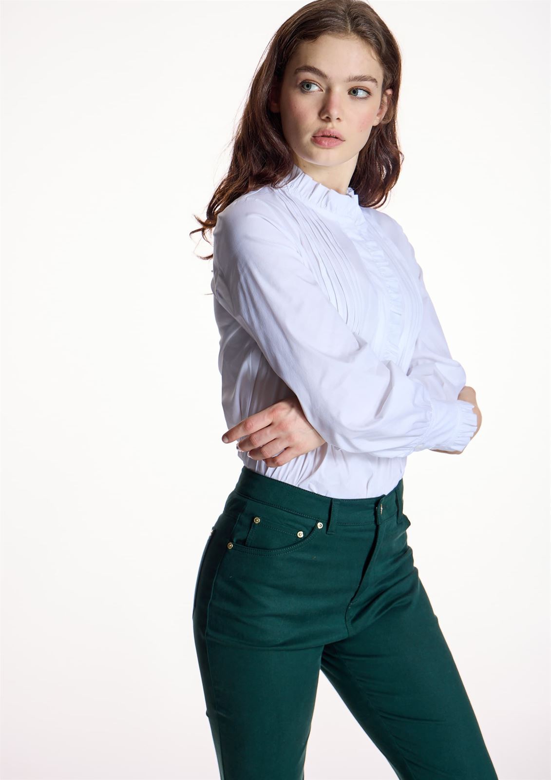 ALBA CONDE Blusa Blanca con Pliegues - Imagen 3