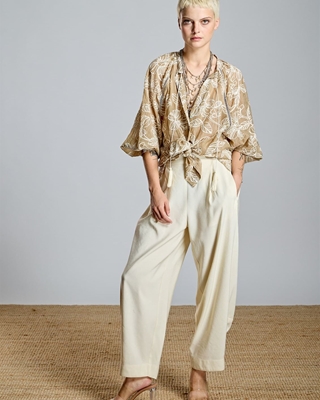 ALBA CONDE Blusa Camel Bordada - Imagen 1