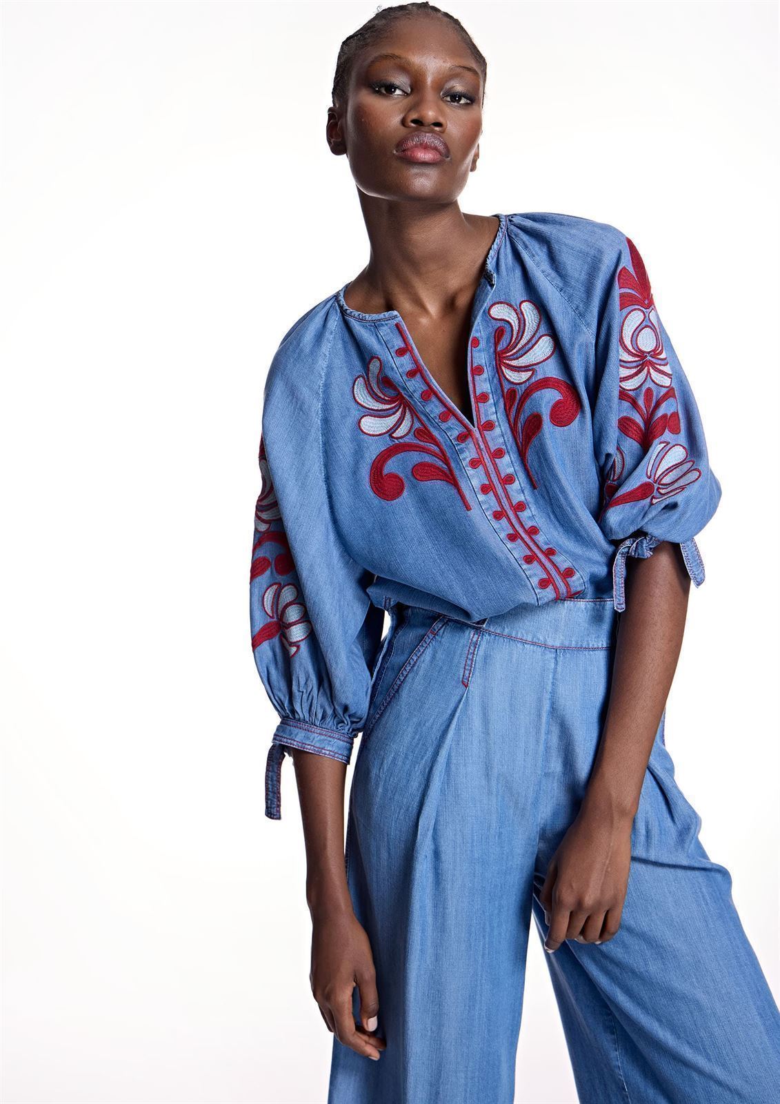 ALBA CONDE Blusa Denim Bordada - Imagen 1