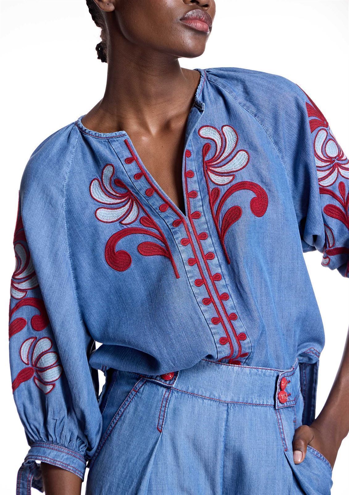 ALBA CONDE Blusa Denim Bordada - Imagen 7