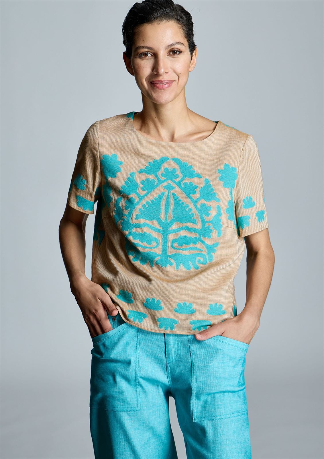 ALBA CONDE Blusa Dibujo a Contraste - Imagen 1