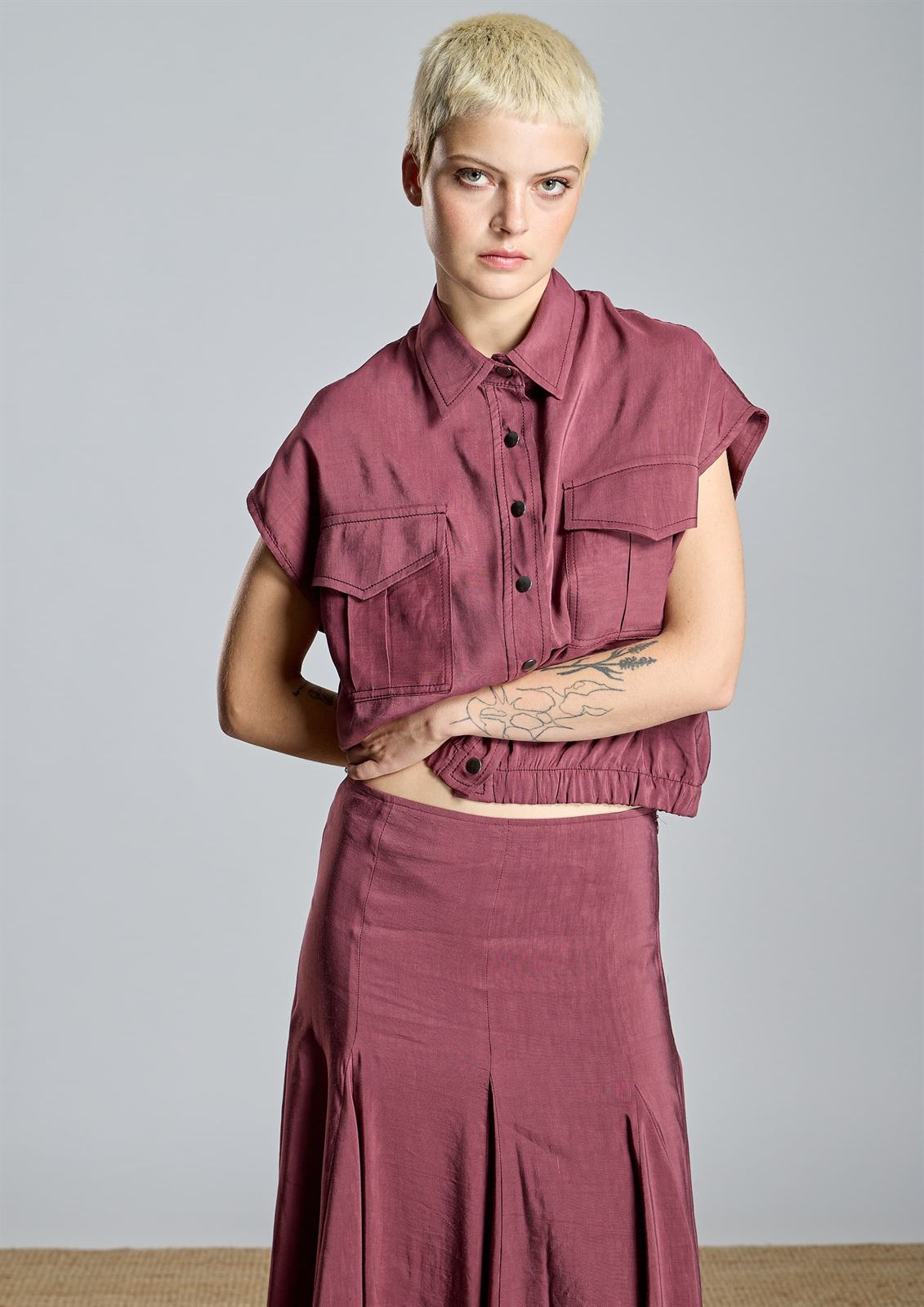 ALBA CONDE Blusa Fluída Granate - Imagen 4