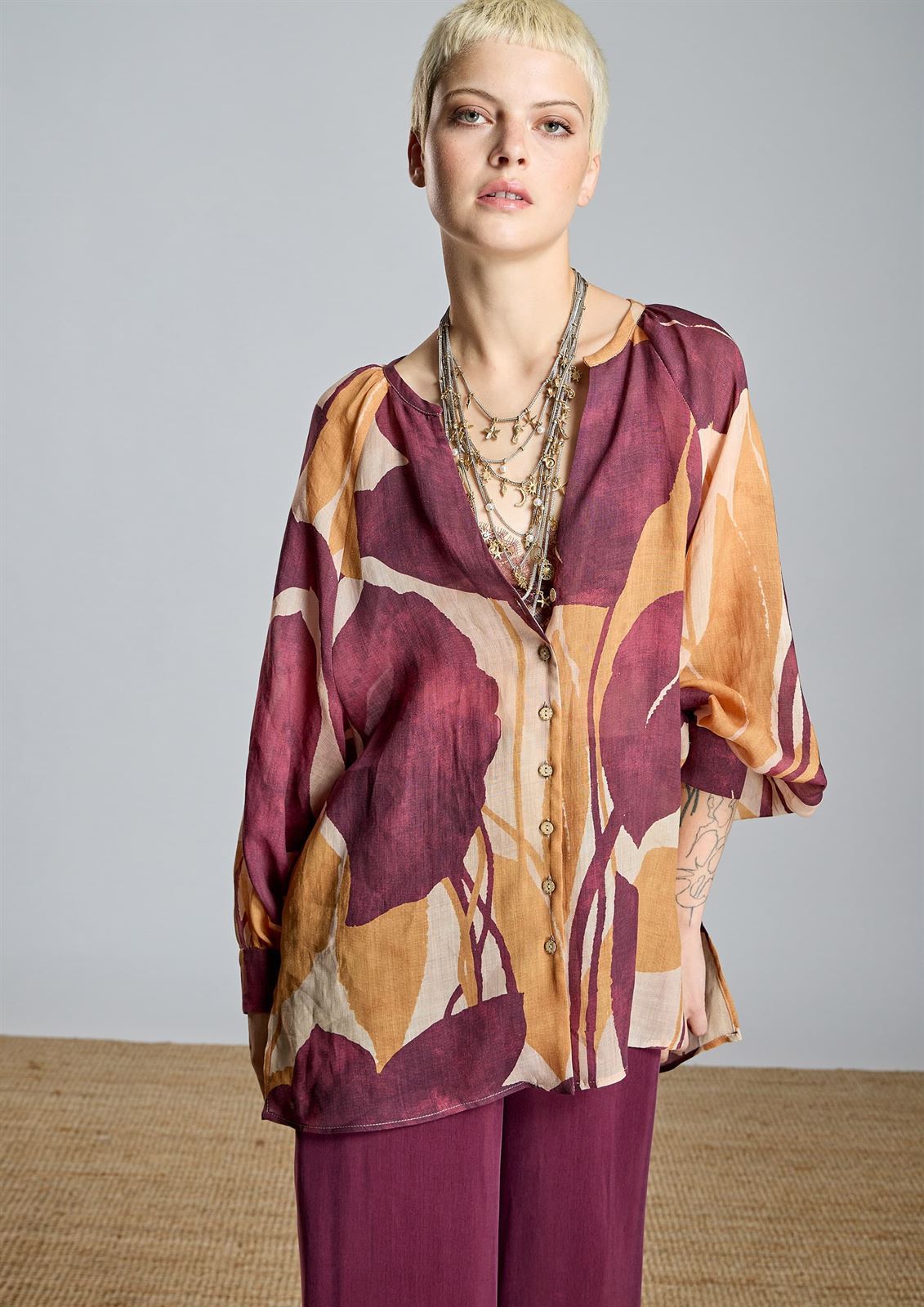 ALBA CONDE Blusa Granate Estampada - Imagen 2