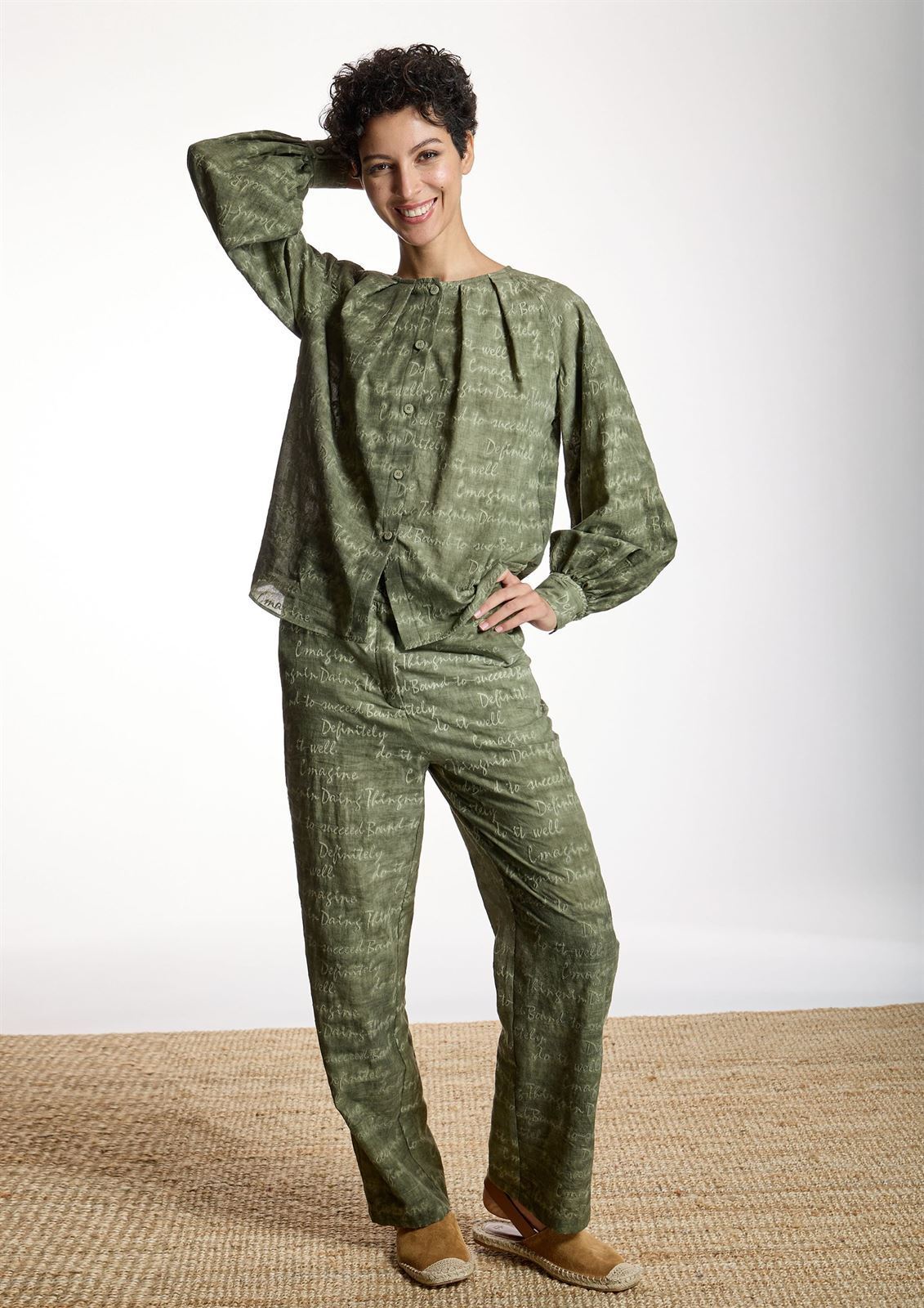 ALBA CONDE Blusa Kaki Bordada - Imagen 1