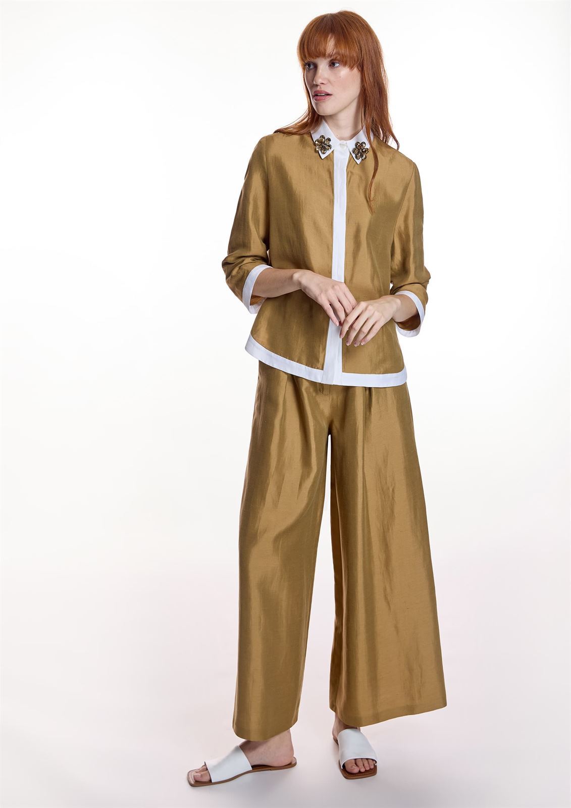 ALBA CONDE Blusa Tostada Satinada - Imagen 2