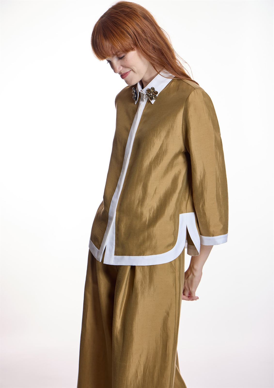 ALBA CONDE Blusa Tostada Satinada - Imagen 3