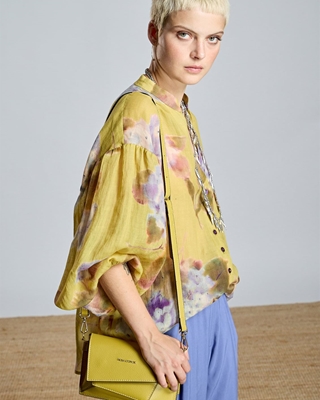 ALBA CONDE Blusa Verde Oliva Estampado Floral - Imagen 1