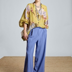 ALBA CONDE Blusa Verde Oliva Estampado Floral - Imagen 2