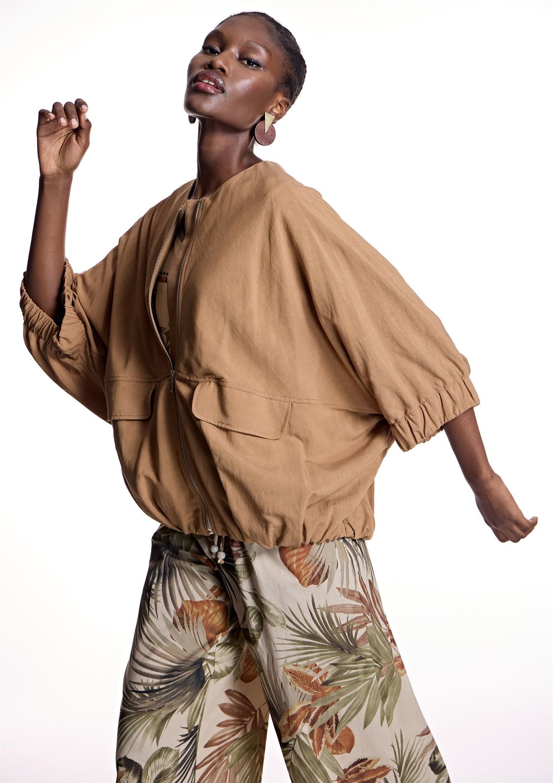 ALBA CONDE Bomber Camel - Imagen 2