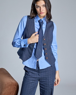 ALBA CONDE Camisa Azul con Corbata - Imagen 2