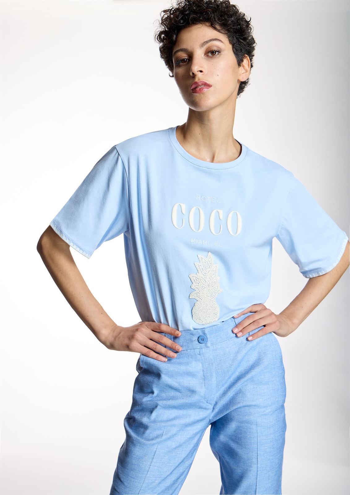 ALBA CONDE Camiseta Azul Coco - Imagen 3