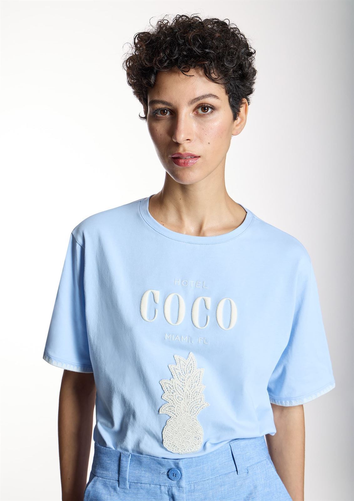 ALBA CONDE Camiseta Azul Coco - Imagen 4