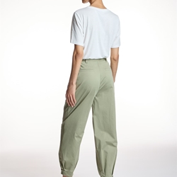 ALBA CONDE Camiseta Blanca con Volante - Imagen 2