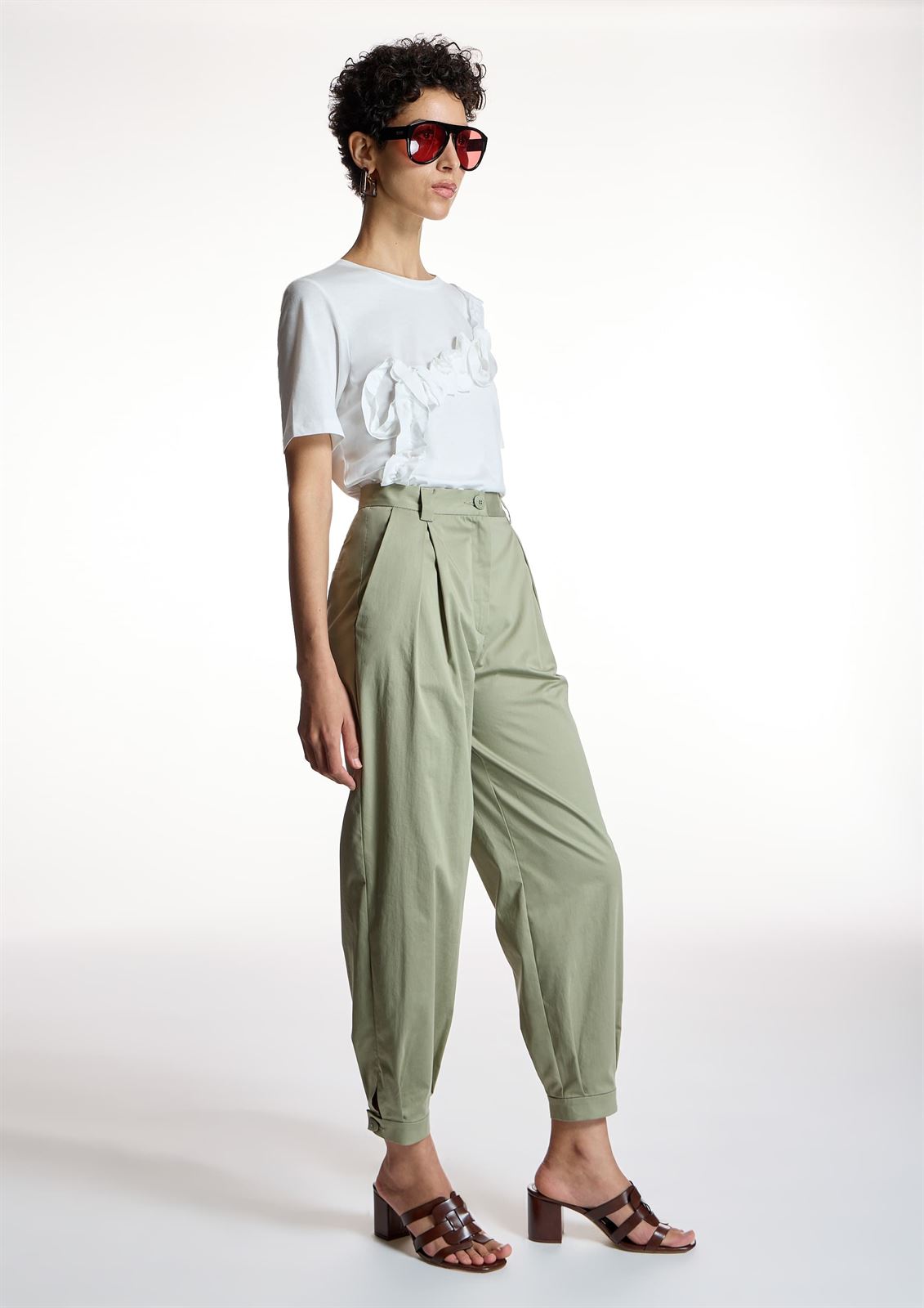 ALBA CONDE Camiseta Blanca con Volante - Imagen 4