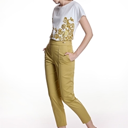 ALBA CONDE Camiseta Blanca Estampado Floral - Imagen 2