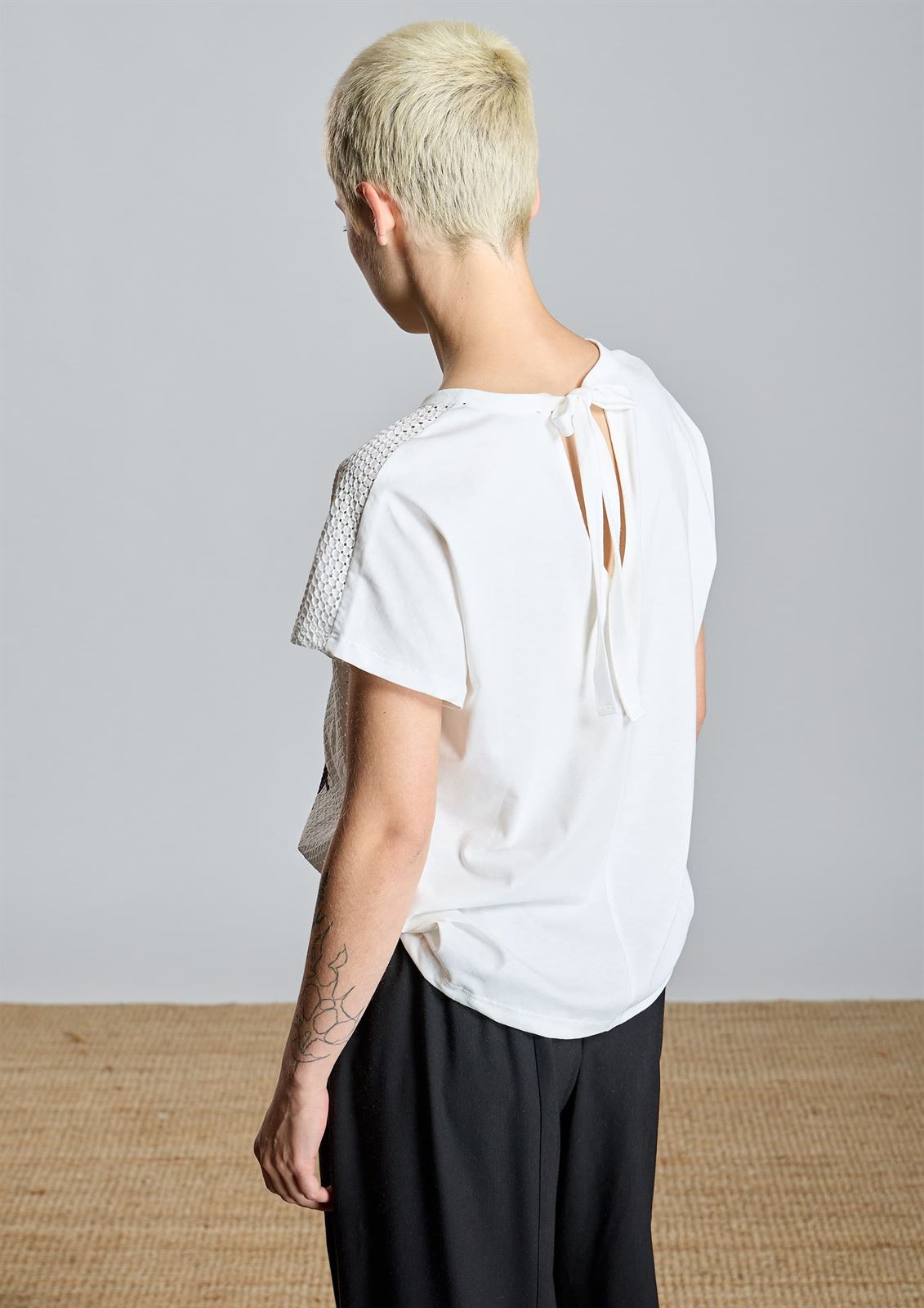 ALBA CONDE Camiseta Blanca Fiore - Imagen 4