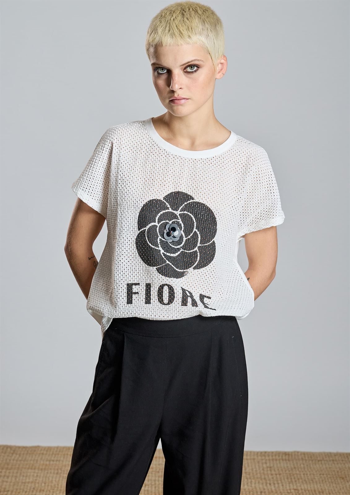 ALBA CONDE Camiseta Blanca Fiore - Imagen 6