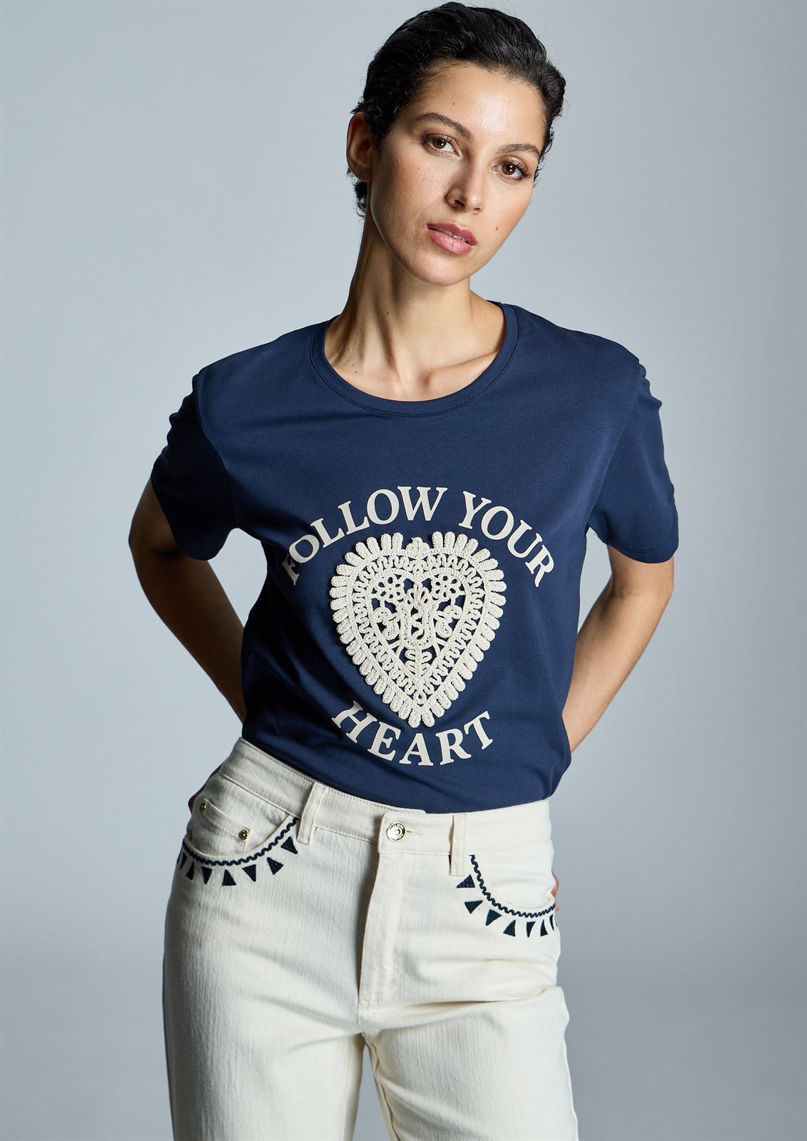 ALBA CONDE Camiseta Corazón - Imagen 5