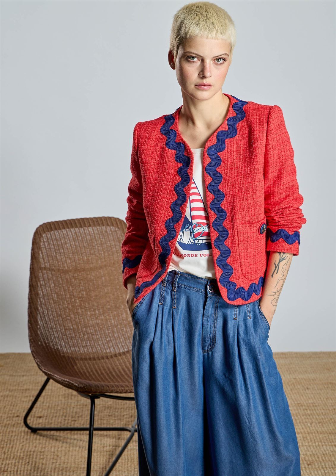 ALBA CONDE Camiseta Cruda Regata - Imagen 1