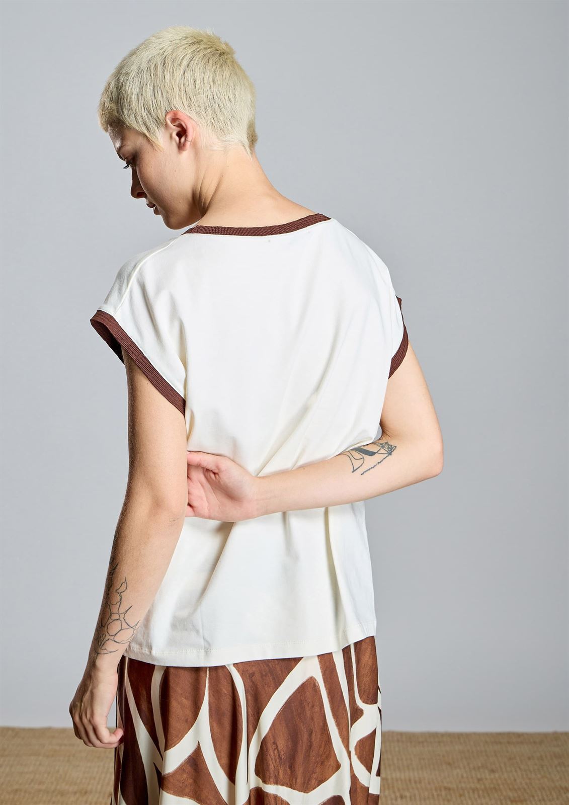 ALBA CONDE Camiseta Cruda Will - Imagen 5