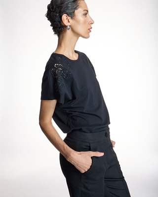 ALBA CONDE Camiseta Negra Bordados - Imagen 1