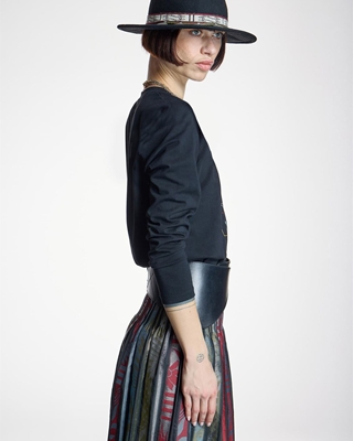 ALBA CONDE Camiseta Negra con Print Étnico - Imagen 1