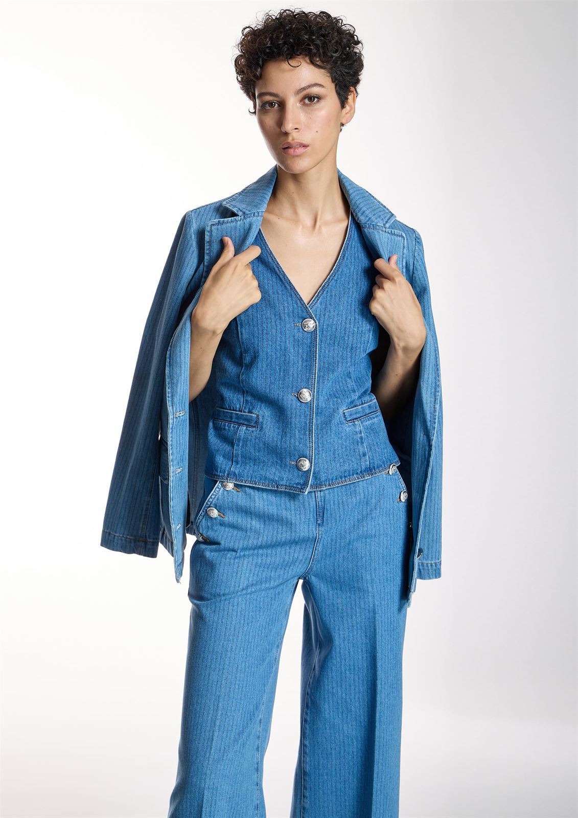 ALBA CONDE Chaleco Azul Denim Rayas - Imagen 3