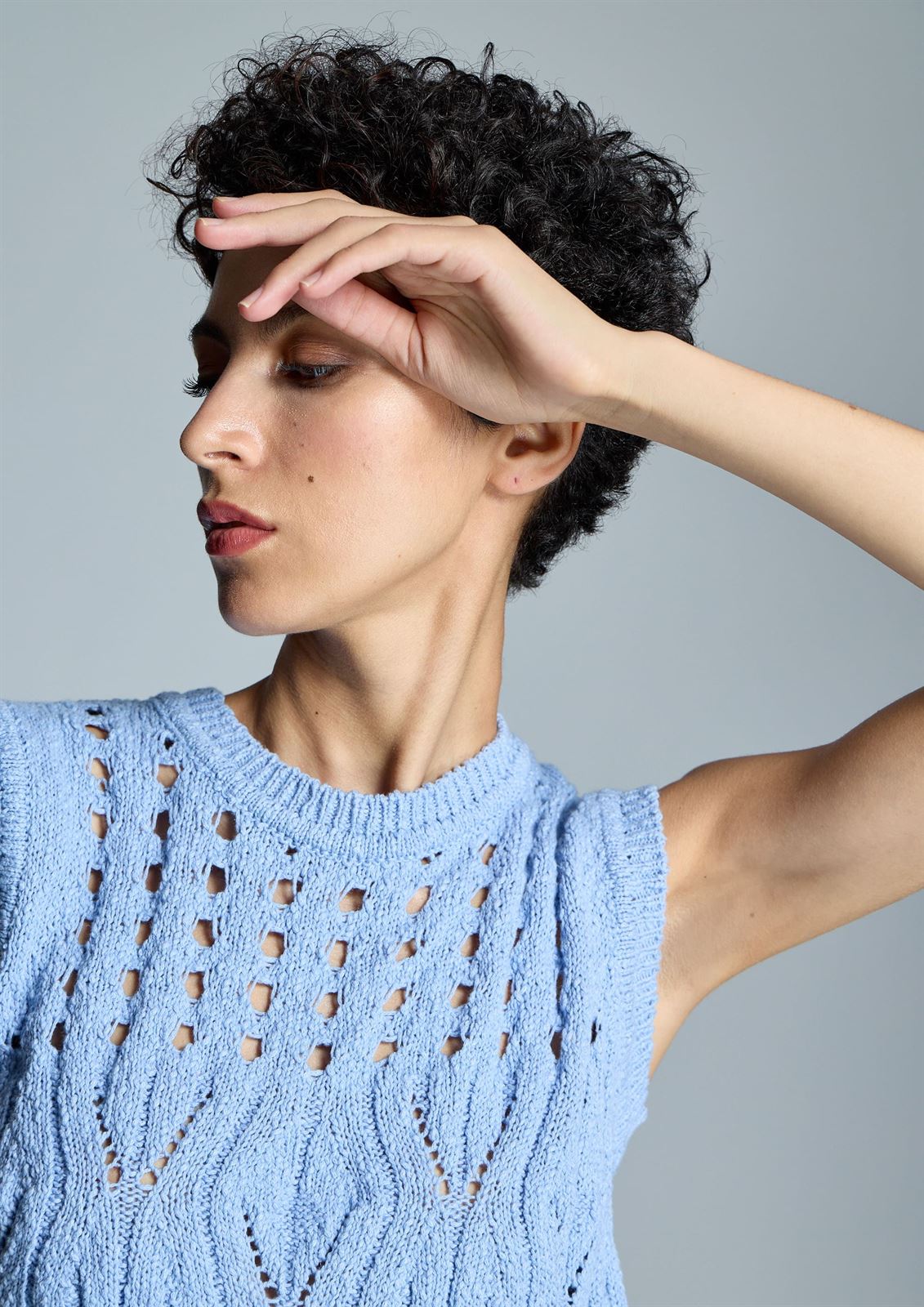 ALBA CONDE Chaleco de Punto Calado - Imagen 1