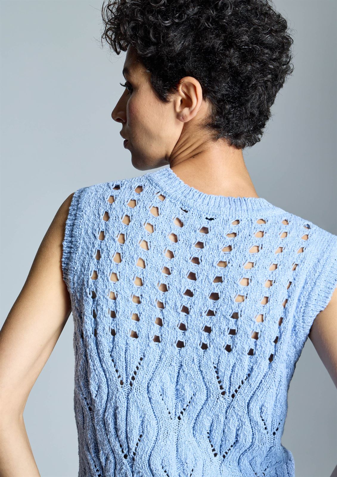 ALBA CONDE Chaleco de Punto Calado - Imagen 2