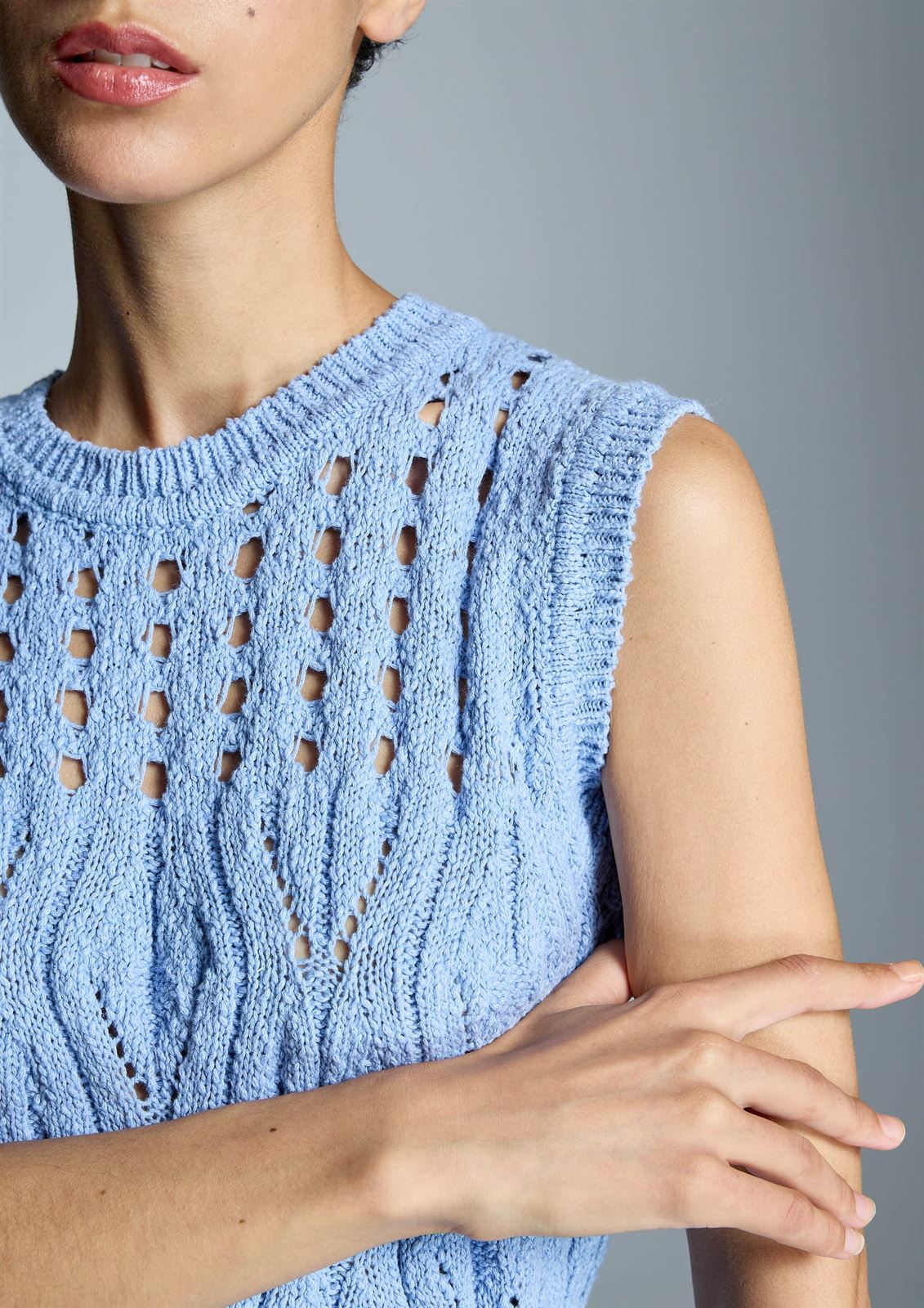 ALBA CONDE Chaleco de Punto Calado - Imagen 3