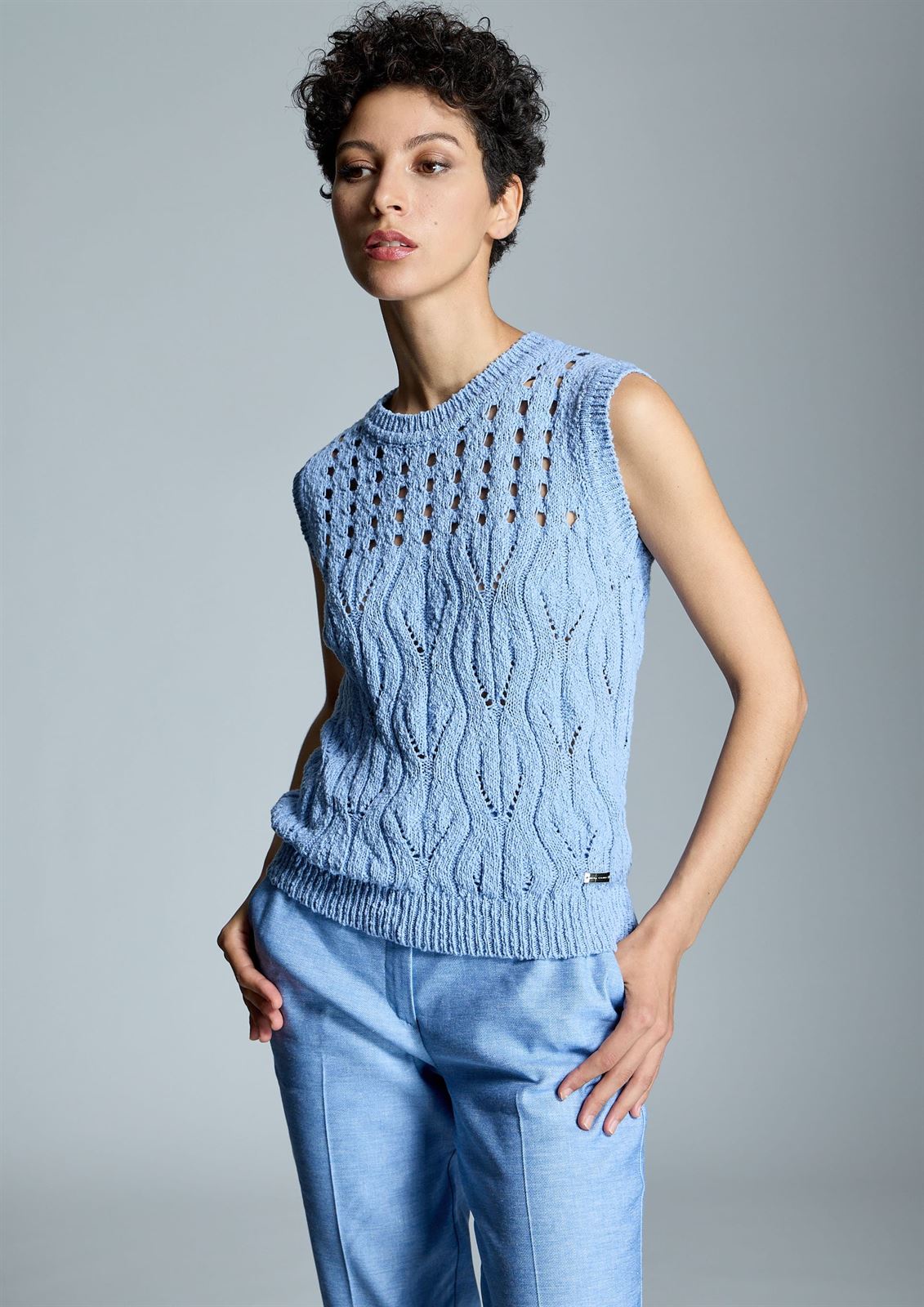 ALBA CONDE Chaleco de Punto Calado - Imagen 5