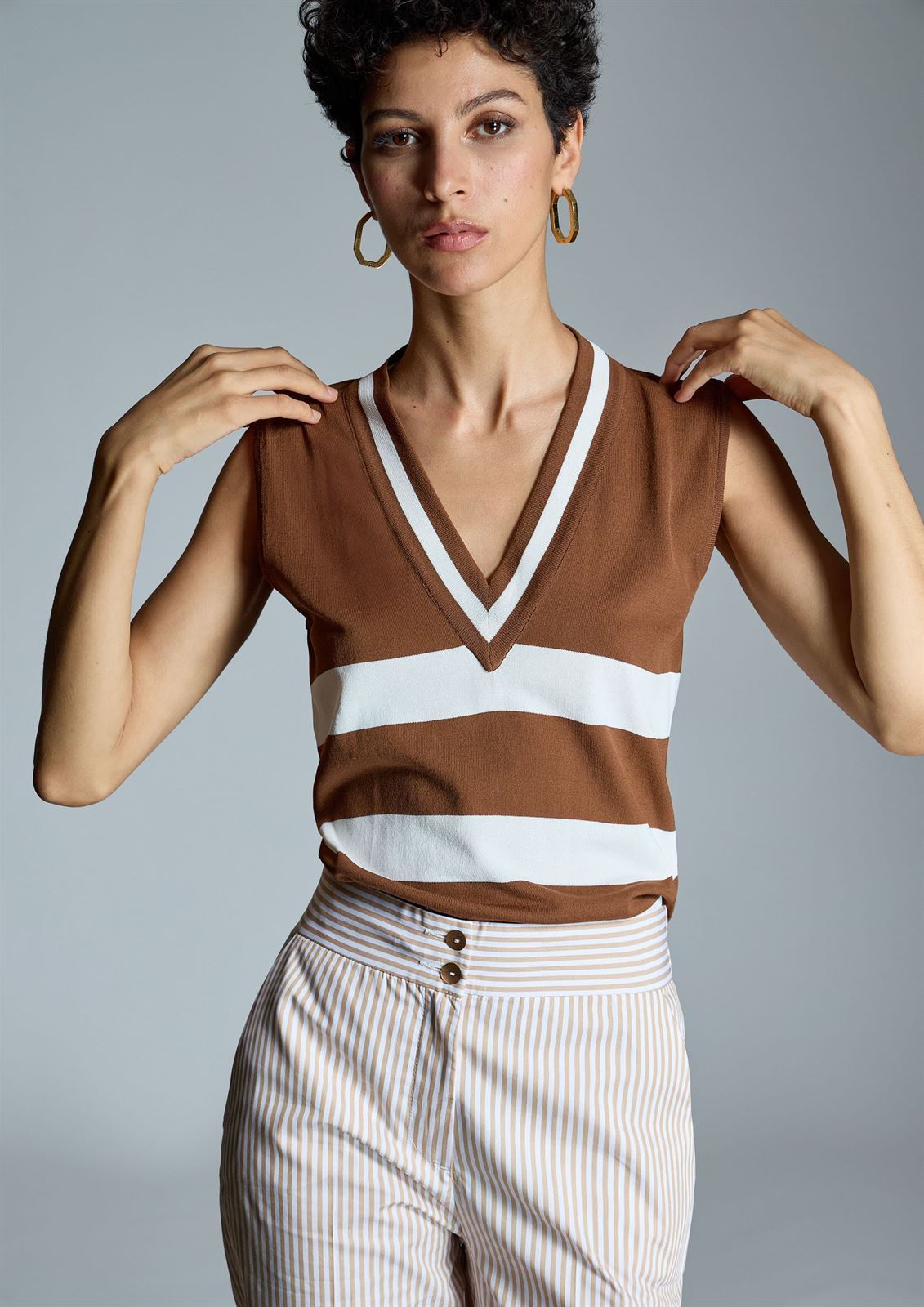 ALBA CONDE Chaleco Punto Bicolor - Imagen 1