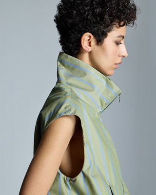 ALBA CONDE Chaleco Verde de Rayas - Imagen 1