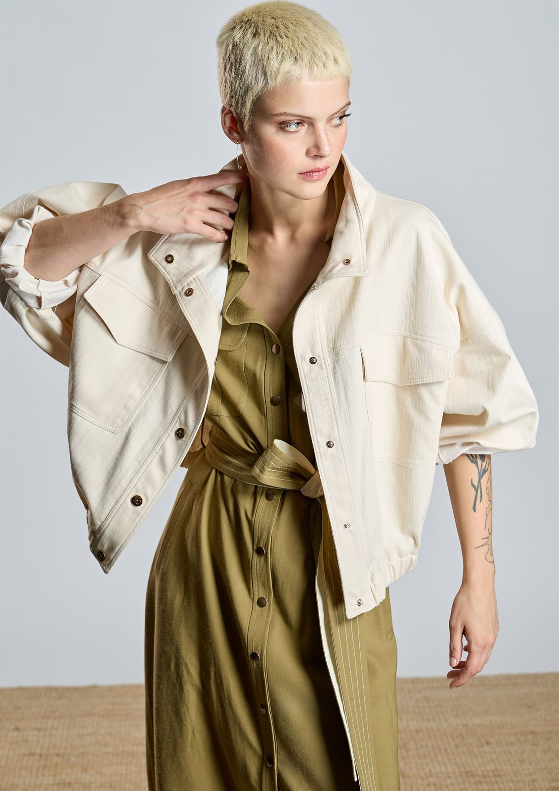 ALBA CONDE Chaqueta Corta en Crudo - Imagen 5