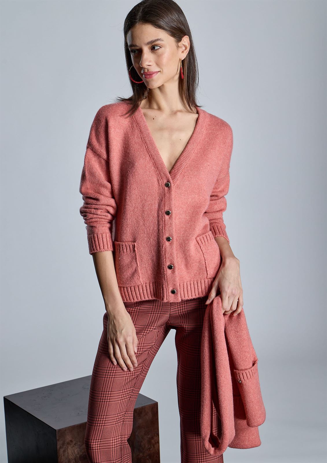ALBA CONDE Chaqueta de Punto Salmón con Bufanda - Imagen 5
