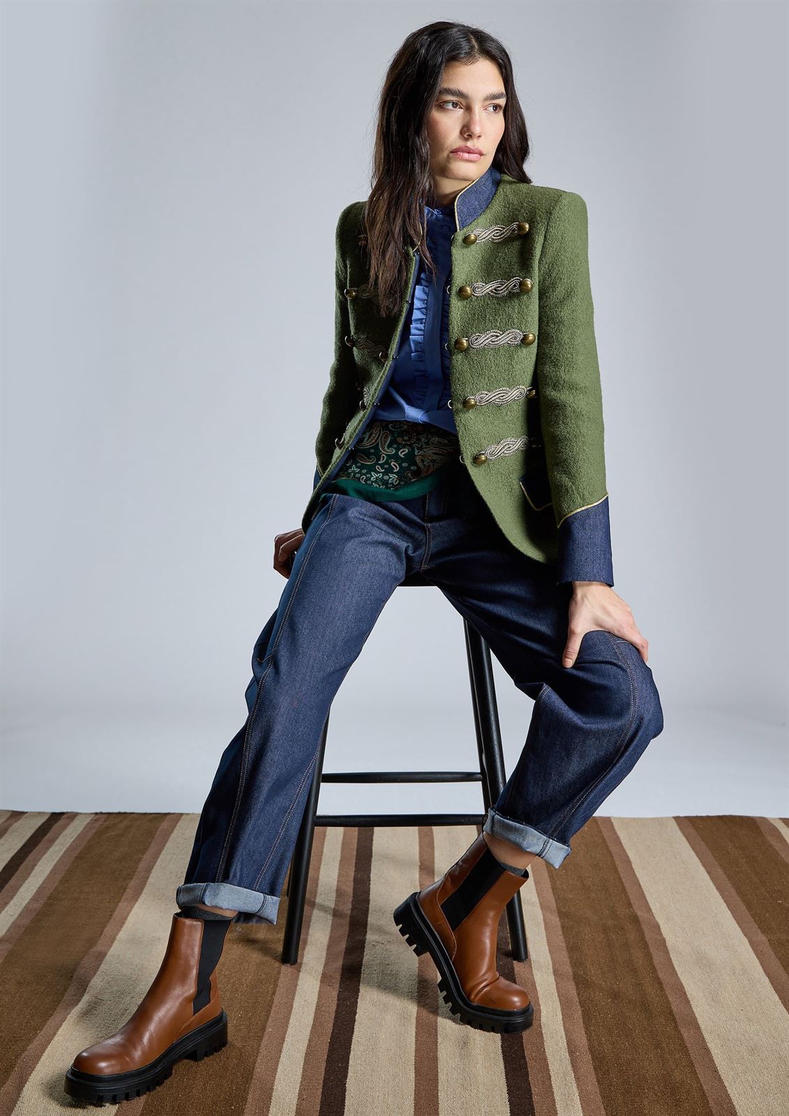 ALBA CONDE Chaqueta Verde Estilo Militar - Imagen 1