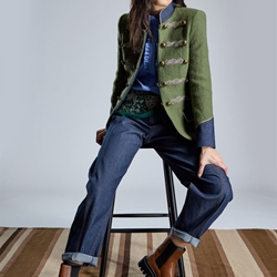 ALBA CONDE Chaqueta Verde Estilo Militar - Imagen 1