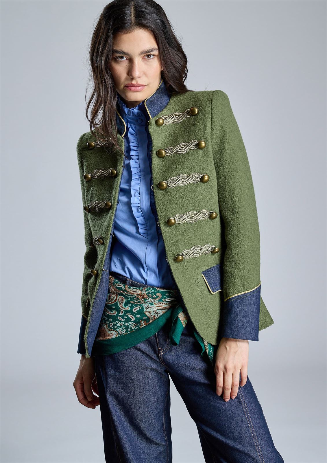 ALBA CONDE Chaqueta Verde Estilo Militar - Imagen 2