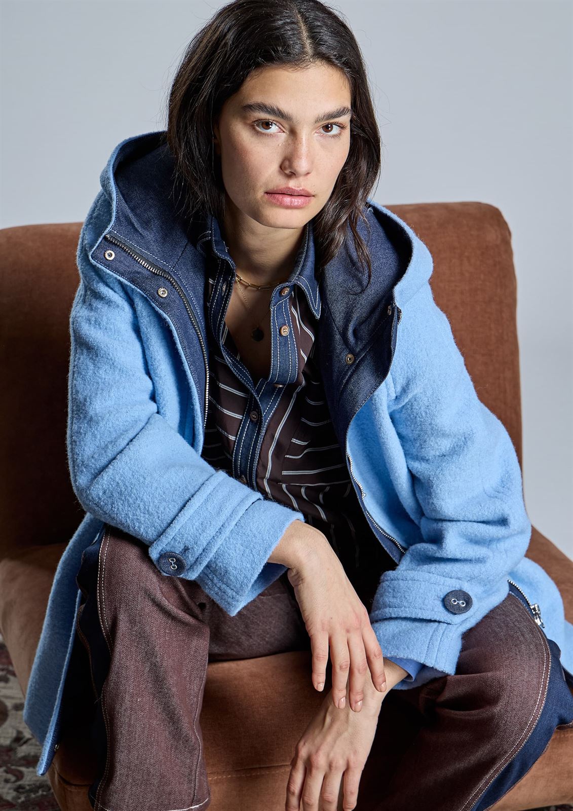 ALBA CONDE Chaquetón Azul con Capucha - Imagen 1