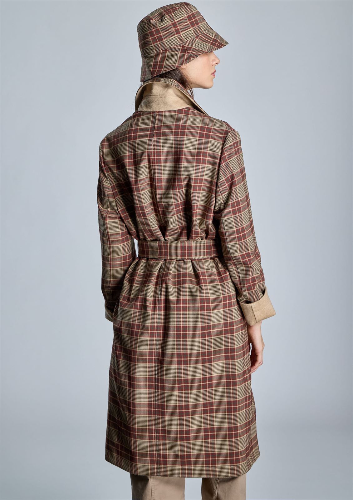 ALBA CONDE Gabardina Beige Reversible - Imagen 6