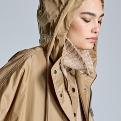 ALBA CONDE Gabardina Camel con Capucha - Imagen 2