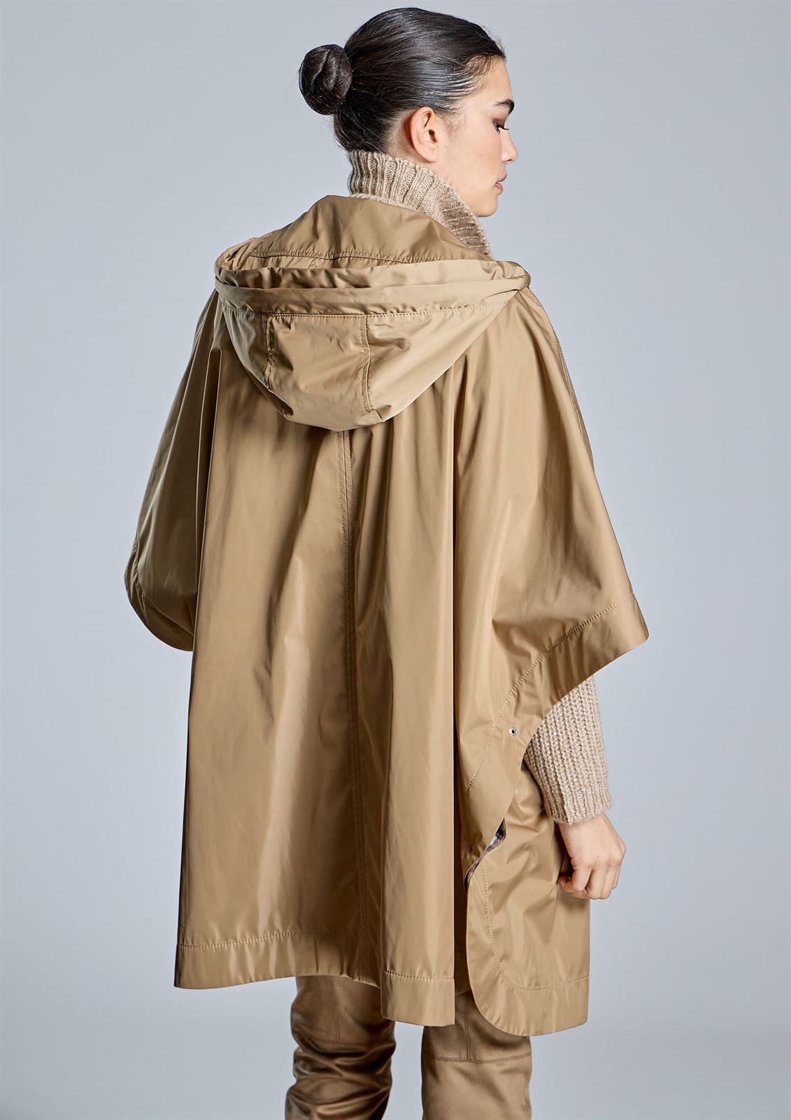 ALBA CONDE Gabardina Camel con Capucha - Imagen 5