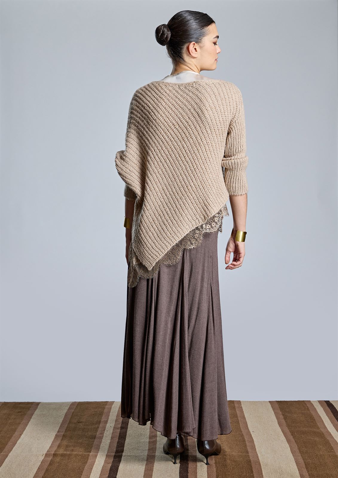 ALBA CONDE Jersey de Punto Beige Asimétrico - Imagen 4