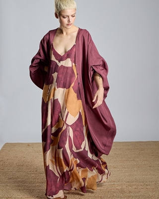 ALBA CONDE Kimono de Lino Granate - Imagen 2